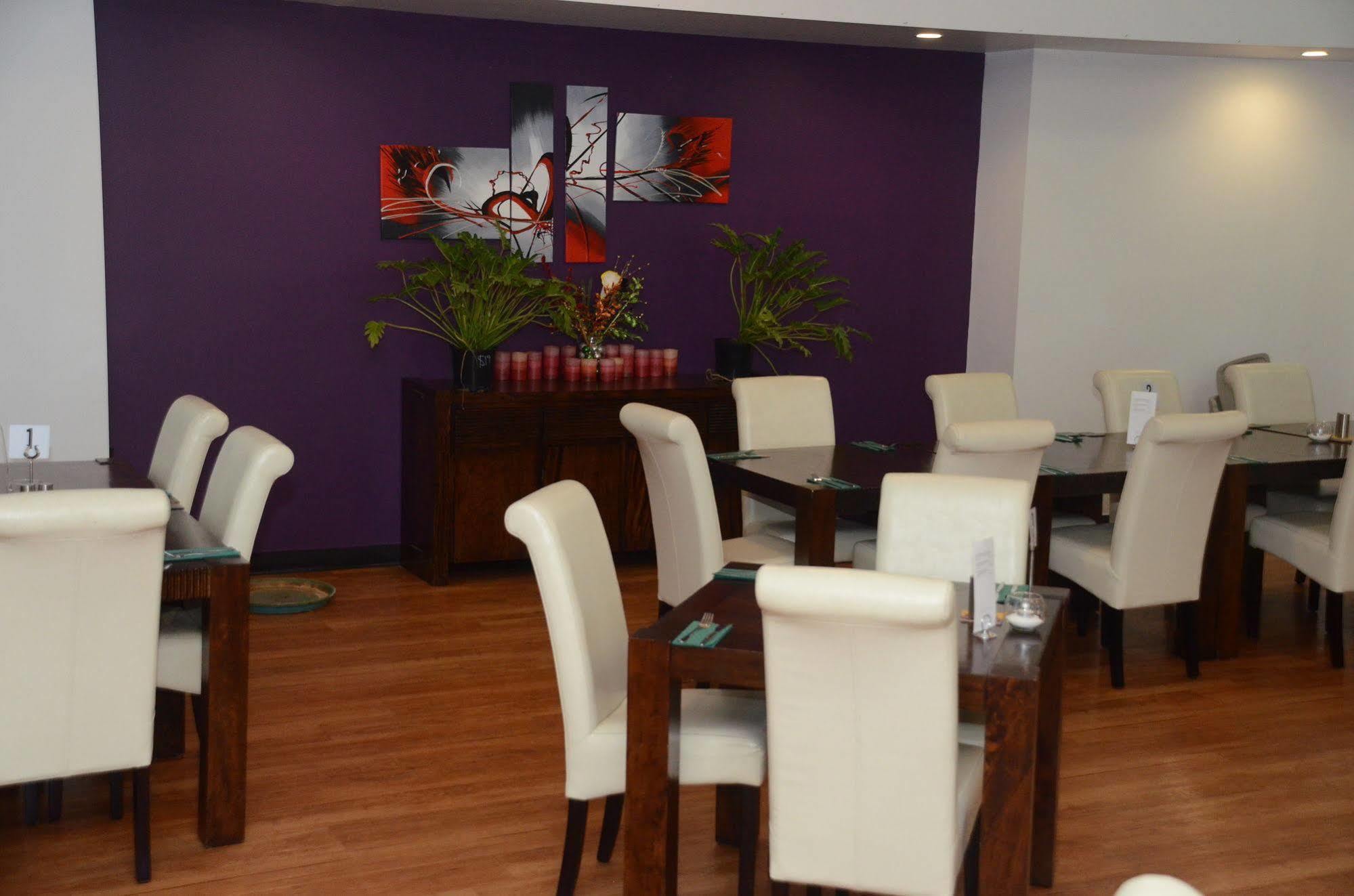 Capricorn Hotel Blackwater エクステリア 写真